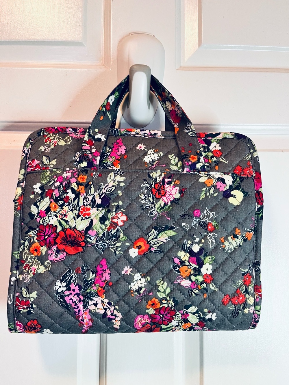 Vera Bradley Hope Blooms Quilted Floral Hanging Travel Organizer